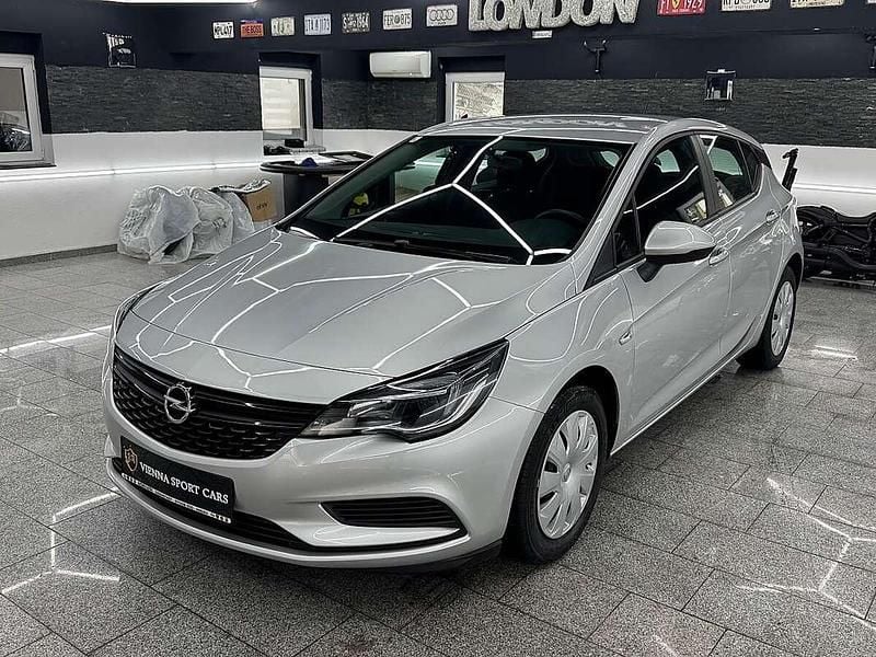 Gebraucht Opel Astra 105 PS (77 kW) 2017 Silber Limousine