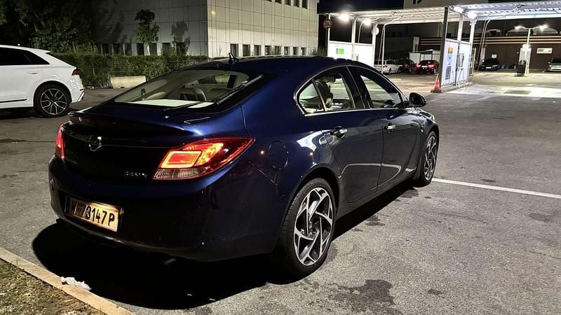 Gebraucht Opel Insignia Sport 220 PS (161 kW) 2010 Limousine