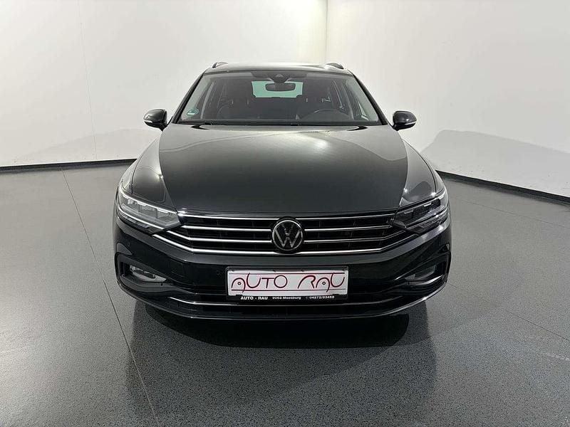 Gebraucht VW Passat Business 150 PS (110 kW) 2022 Schwarz Kombi
