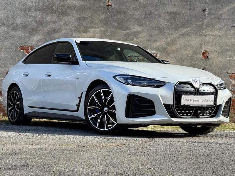 Gebraucht BMW i4 Shadowline 250 kW (340 PS) 2023 Mineralweiß Limousine