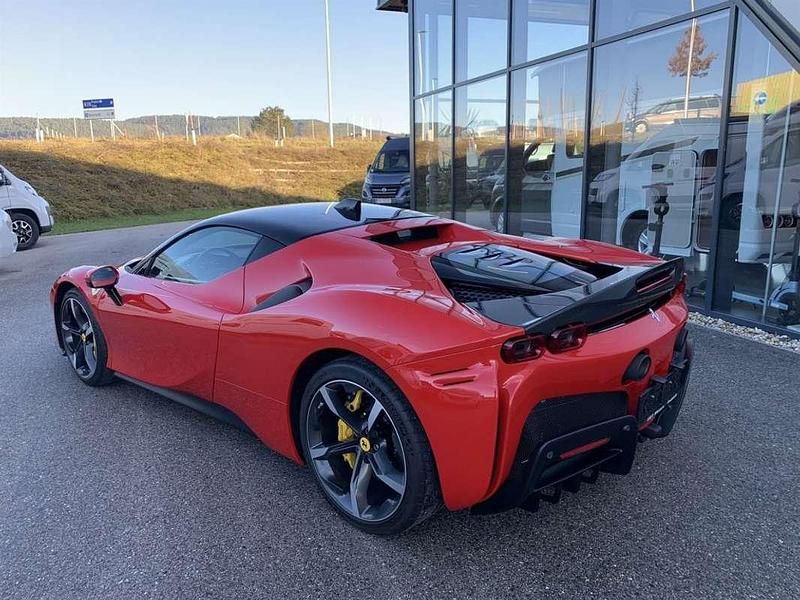 Gebraucht Ferrari SF90 781 PS (574 kW) 2021 Rot Coupé