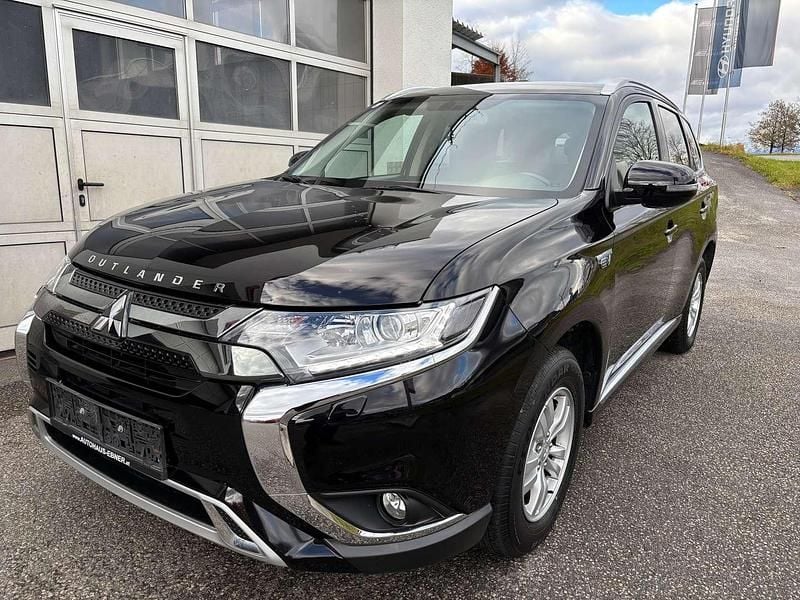 Gebraucht Mitsubishi Outlander 135 PS (99 kW) 2020 Schwarz SUV