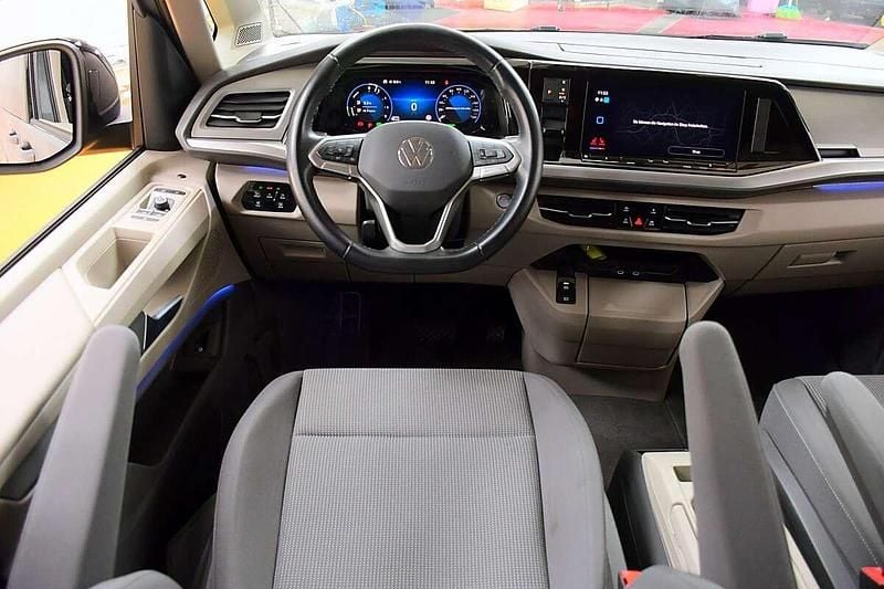 Gebraucht VW Multivan Edition 150 PS (110 kW) 2023 Grau Van