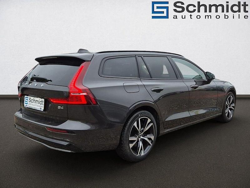 Gebraucht Volvo V60 Plus 197 PS (144 kW) 2024 Grau Kombi