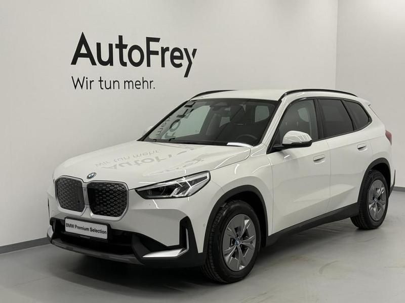 Weiß Gebraucht 2025 BMW iX1 Shadowline SUV | € 39.890 (Superpreis) - Bild 1/4