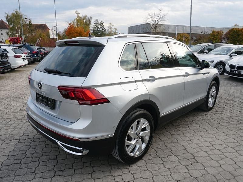 Gebraucht VW Tiguan 150 PS (110 kW) 2023 Silber SUV