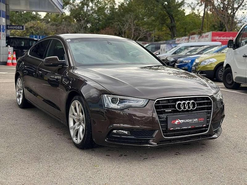 Braun Gebraucht 2013 Audi A5 Sportback Kleinwagen | € 7.990 - Bild 1/4