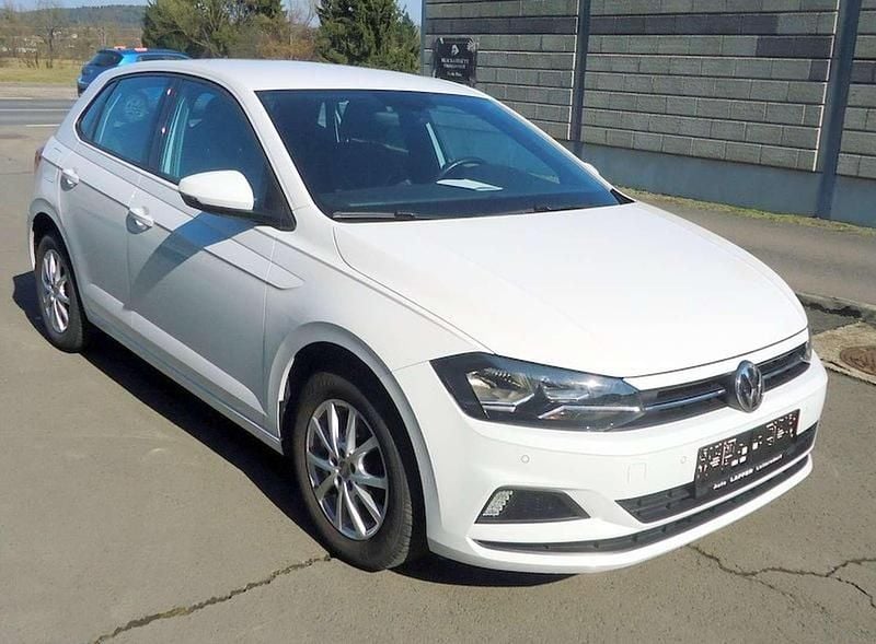 Gebraucht VW Polo Comfortline 65 PS (47 kW) 2019 Weiß Kleinwagen
