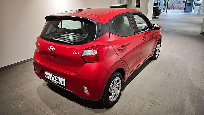 Neu Hyundai i10 63 PS (46 kW) 2025 Rot Kleinwagen