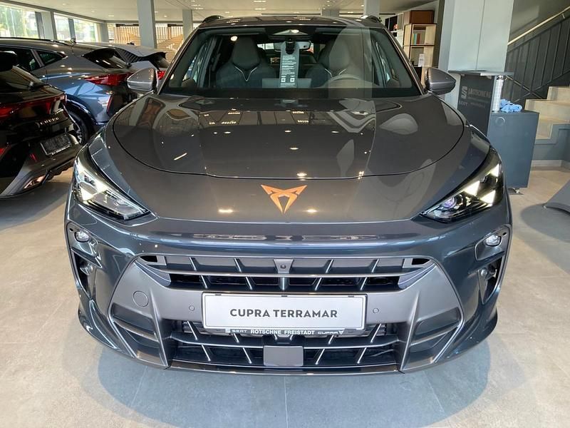 Neu Cupra Terramar 150 PS (110 kW) 2025 Dunkelgrau  metallic SUV
