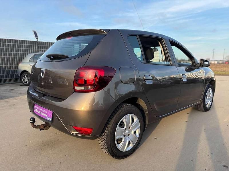 Gebraucht Dacia Sandero Lauréate 73 PS (53 kW) 2017 Braun Kleinwagen