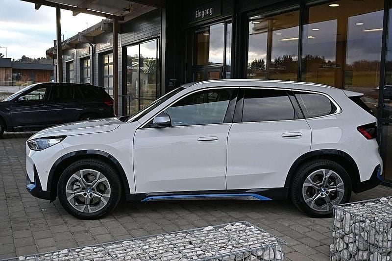 Gebraucht BMW iX1 xLine 200 kW (272 PS) 2023 Weiß SUV