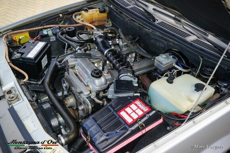 Gebraucht Alfa Romeo 90 128 PS (94 kW) 1985 Silber Limousine