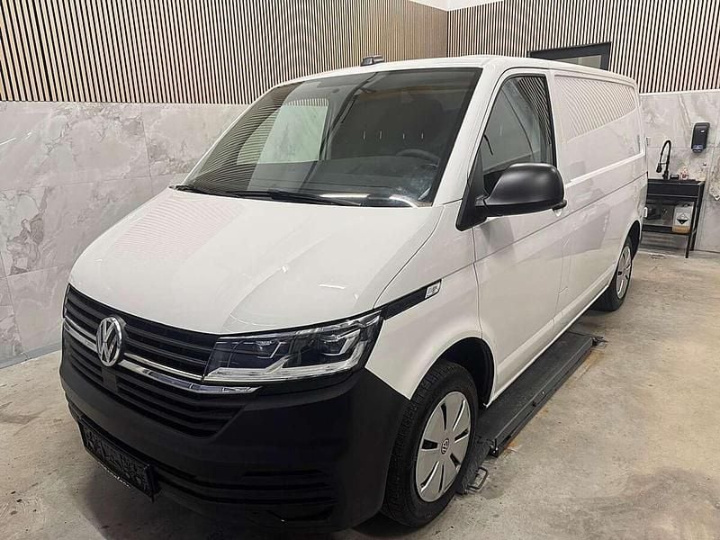 Gebraucht VW T6.1 150 PS (110 kW) 2021 Weiß Van