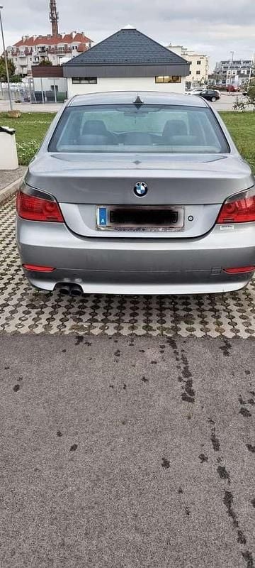 Grau Gebraucht 2004 BMW 520 Limousine | € 3.800 (Fairer Preis) - Bild 1/4