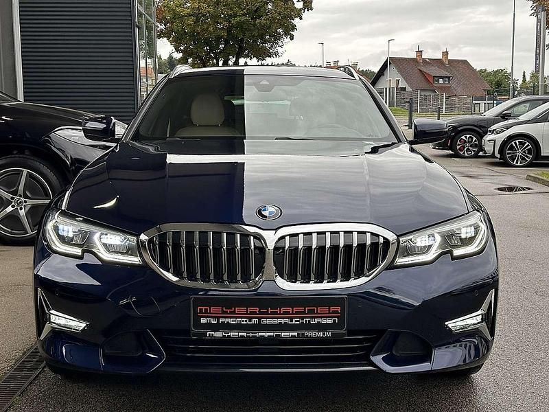 Gebraucht BMW 330 Luxury Line 184 PS (135 kW) 2020 Tansanitblau Kombi