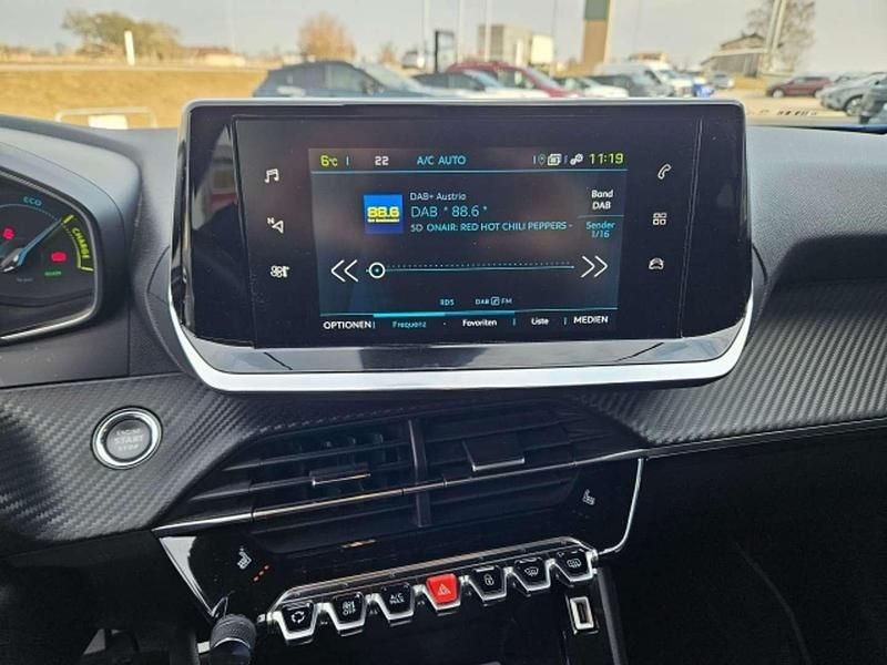 Gebraucht Peugeot 2008 Style 100 kW (136 PS) 2022 Blau SUV