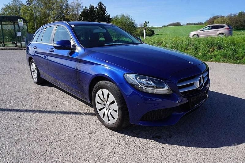 Gebraucht Mercedes C180 116 PS (85 kW) 2016 Blau Kombi