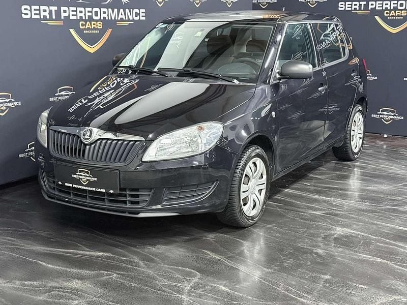 Schwarz Gebraucht 2014 Skoda Fabia Active Kleinwagen | € 3.999 (Fairer Preis) - Bild 1/4