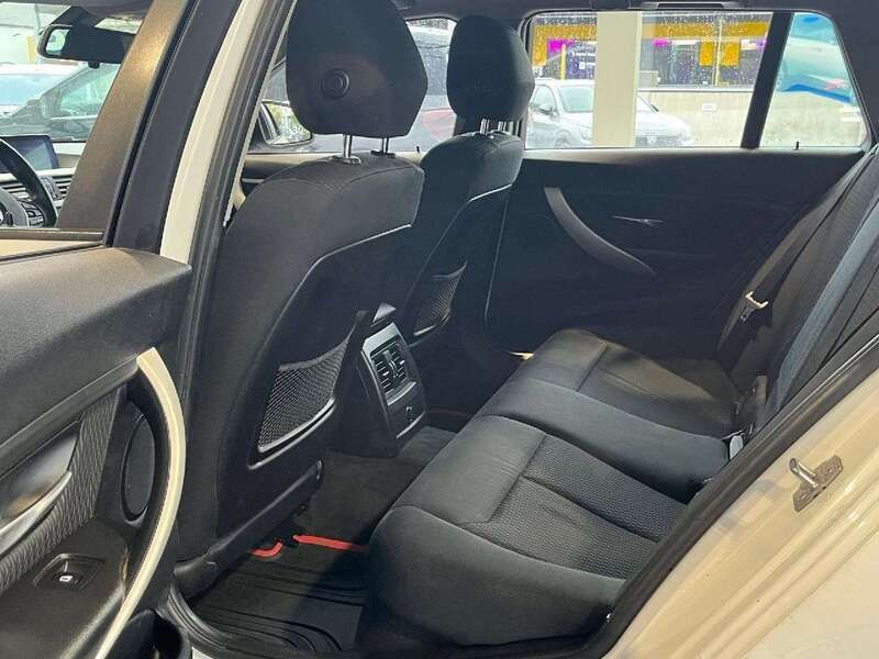 Gebraucht BMW 320 Sport Line 184 PS (135 kW) 2013 Weiß Kombi