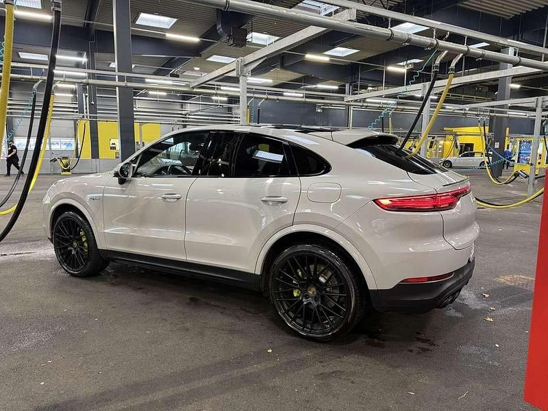 Grau Gebraucht 2020 Porsche Cayenne SUV | € 64.950 (Fairer Preis) - Bild 1/4