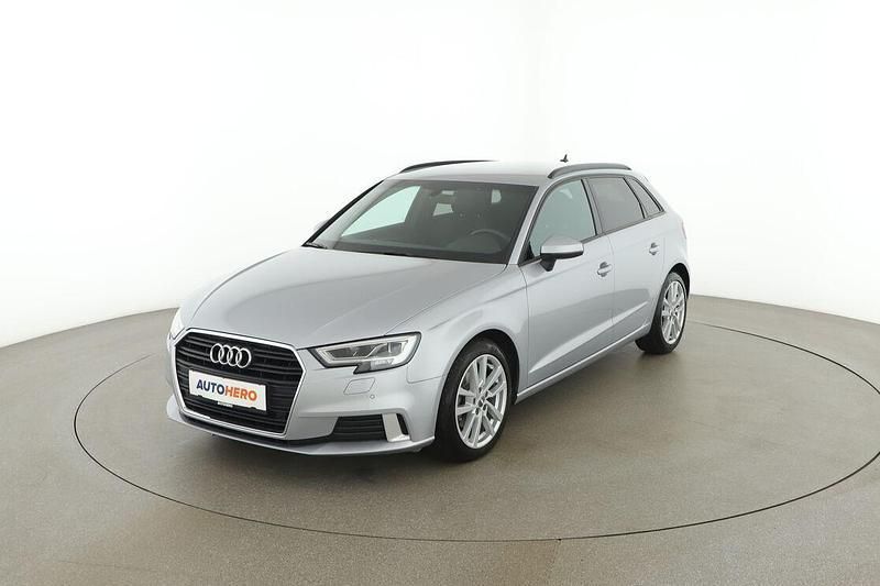 Grau Gebraucht 2019 Audi A3 Sport Limousine | € 15.290 (Superpreis) - Bild 1/3