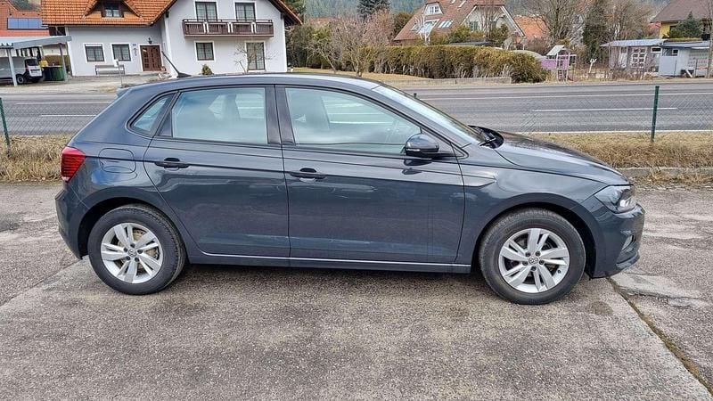 Gebraucht VW Polo Comfortline 95 PS (69 kW) 2018 Grau Kleinwagen