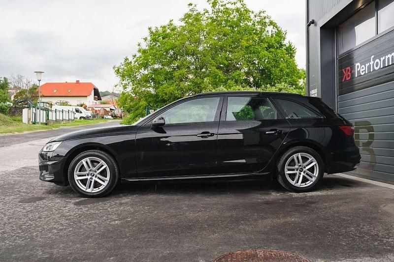 Gebraucht Audi A4 Advanced 163 PS (119 kW) 2021 Schwarz Kombi