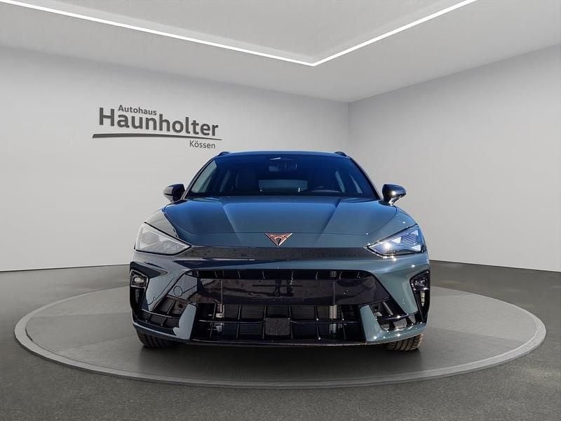 Neu Cupra Leon 150 PS (110 kW) 2025 Dunkelblau  normal Kombi