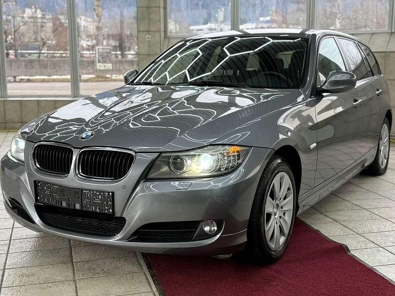 Gebraucht BMW 318 122 PS (89 kW) 2010 Silber Kombi