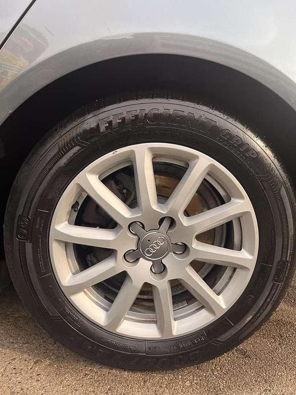 Gebraucht Audi A4 143 PS (105 kW) 2012 Grau Limousine