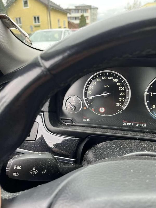 Gebraucht BMW 520 184 PS (135 kW) 2014 Grau Limousine