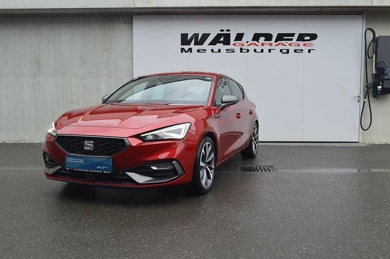 Mittelrot metallic Gebraucht 2020 Seat Leon FR | € 19.999 (Superpreis) - Bild 1/4