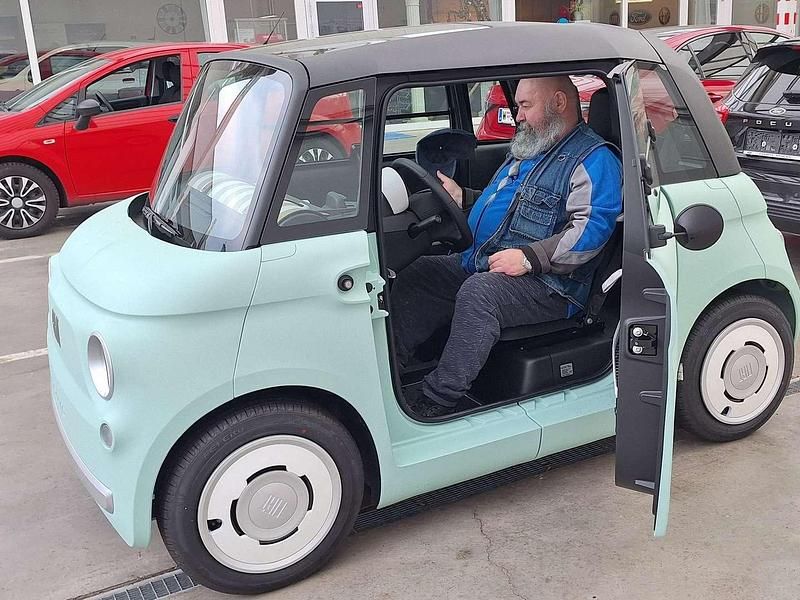 Grün Neu 2025 Fiat Topolino Kleinwagen | € 10.200 - Bild 1/4