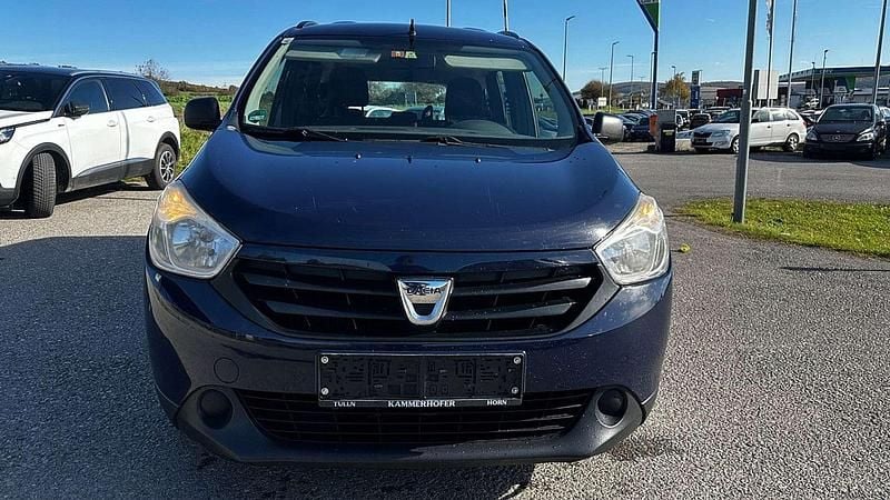 Blau Gebraucht 2013 Dacia Lodgy Ambiance Van / Kleinbus | € 3.290 (Fairer Preis) - Bild 1/4