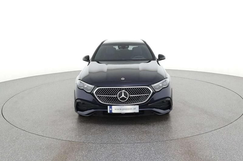 Gebraucht Mercedes E300 197 PS (144 kW) 2025 Blau Kombi