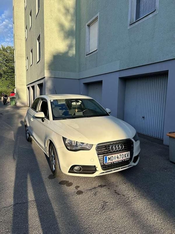 Weiß Gebraucht 2012 Audi A1 Attraction Kleinwagen | € 5.400 (Fairer Preis) - Bild 1/4