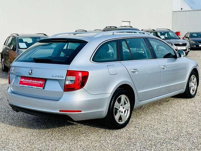Gebraucht Skoda Superb Ambition 140 PS (102 kW) 2014 Silber Kombi