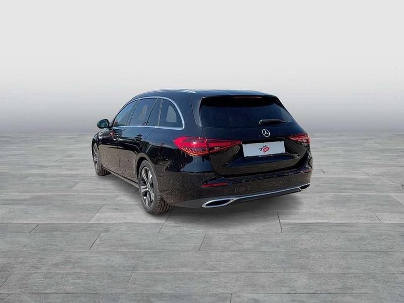 Gebraucht Mercedes C200 Avantgarde 163 PS (119 kW) 2023 Schwarz Kombi