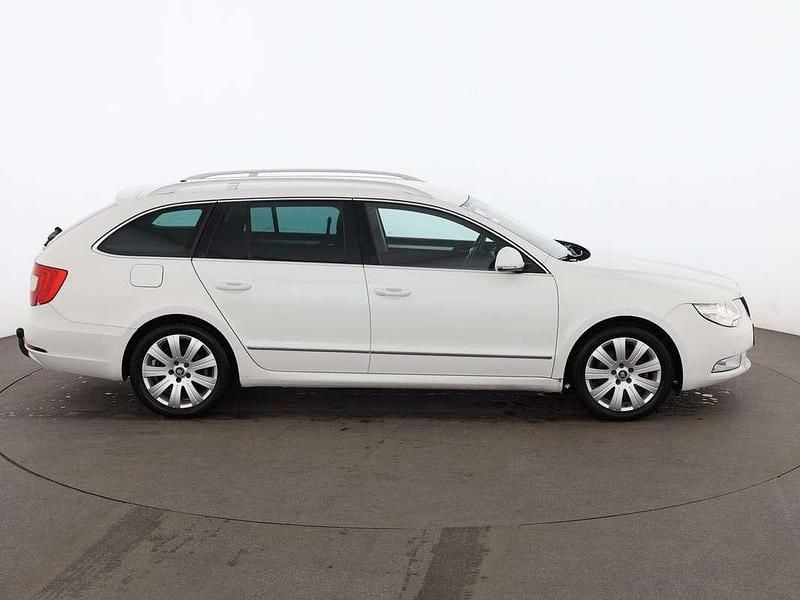 Gebraucht Skoda Superb Elegance 140 PS (102 kW) 2013 Weiß Kombi