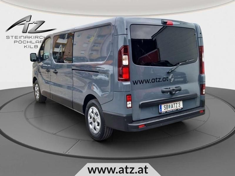 Gebraucht Renault Trafic 169 PS (124 kW) 2025 Grau Van / Kleinbus