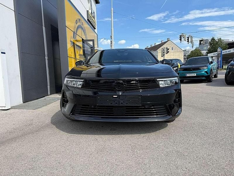 Gebraucht Opel Astra 131 PS (96 kW) 2025 Schwarz Limousine