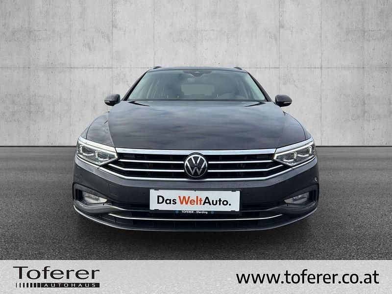 Gebraucht VW Passat Business 150 PS (110 kW) 2023 Dunkelgrau  metallic Kombi