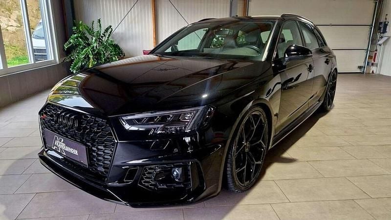 Schwarz Gebraucht 2018 Audi RS4 Ambiente Kombi | € 55.999 (Fairer Preis) - Bild 1/4