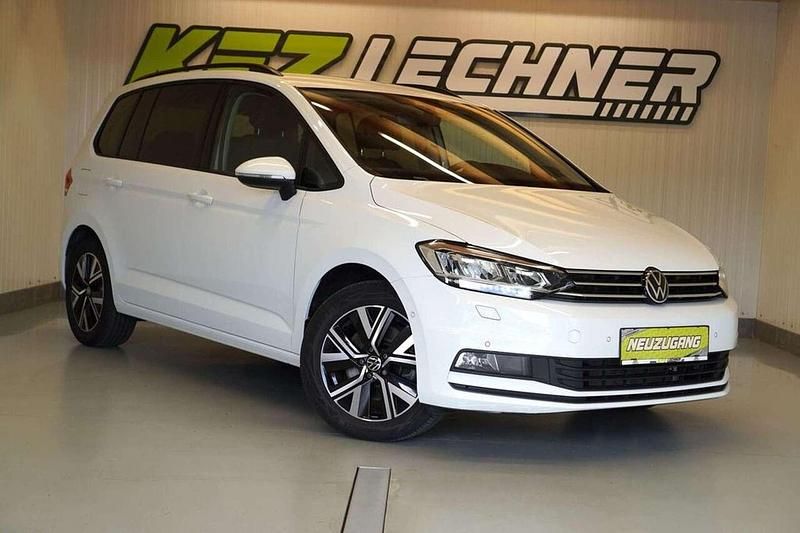 Gebraucht VW Touran R 150 PS (110 kW) 2023 Weiß Van / Kleinbus