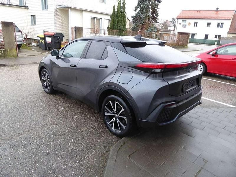 Neu Toyota C-HR Active 98 PS (72 kW) 2025 Grau SUV