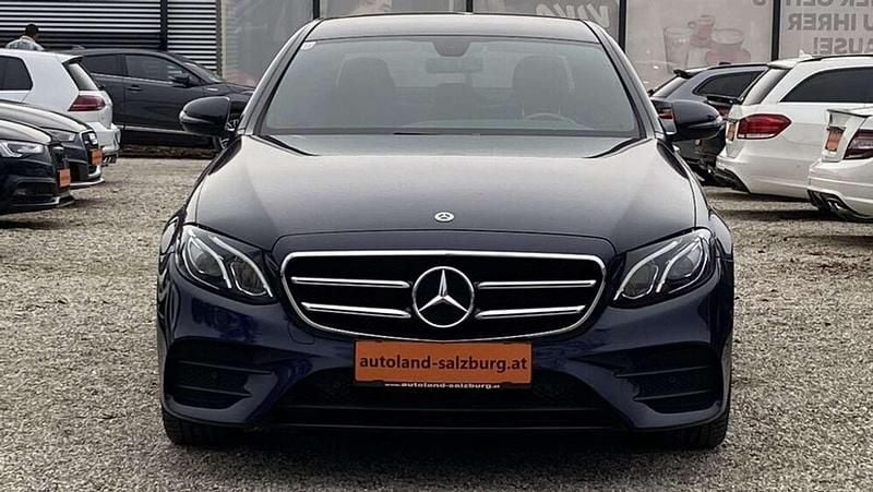 Gebraucht Mercedes E220 Night 194 PS (142 kW) 2019 Blau Limousine