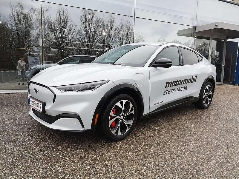 Gebraucht Ford Mustang Mach-E Extended Range 216 kW (294 PS) 2023 Weiß SUV