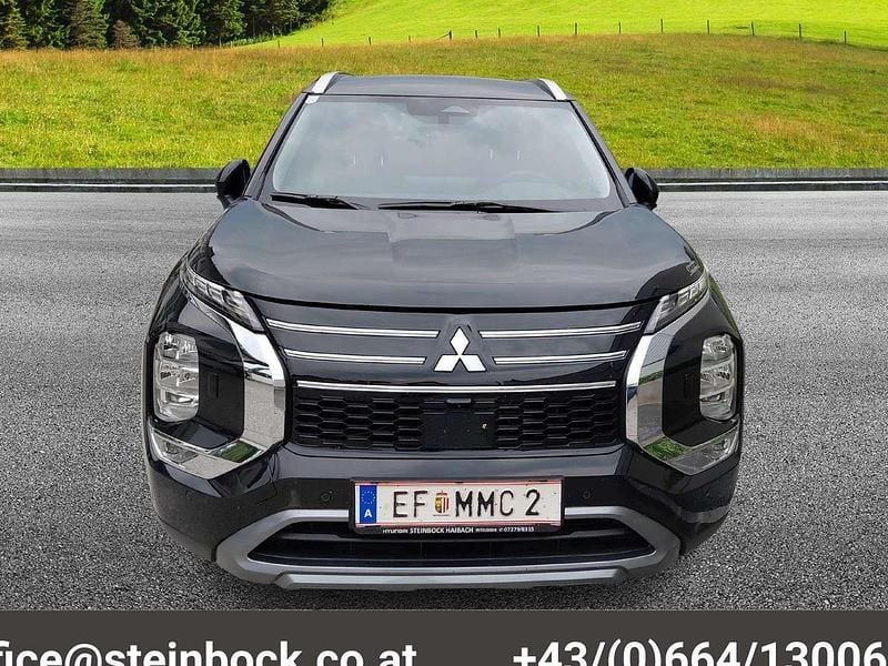 Gebraucht Mitsubishi Outlander Intense 136 PS (100 kW) 2025 Schwarz SUV