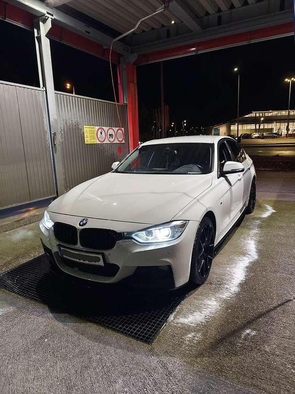 Gebraucht BMW 320 M Sport 184 PS (135 kW) 2014 Weiß Limousine